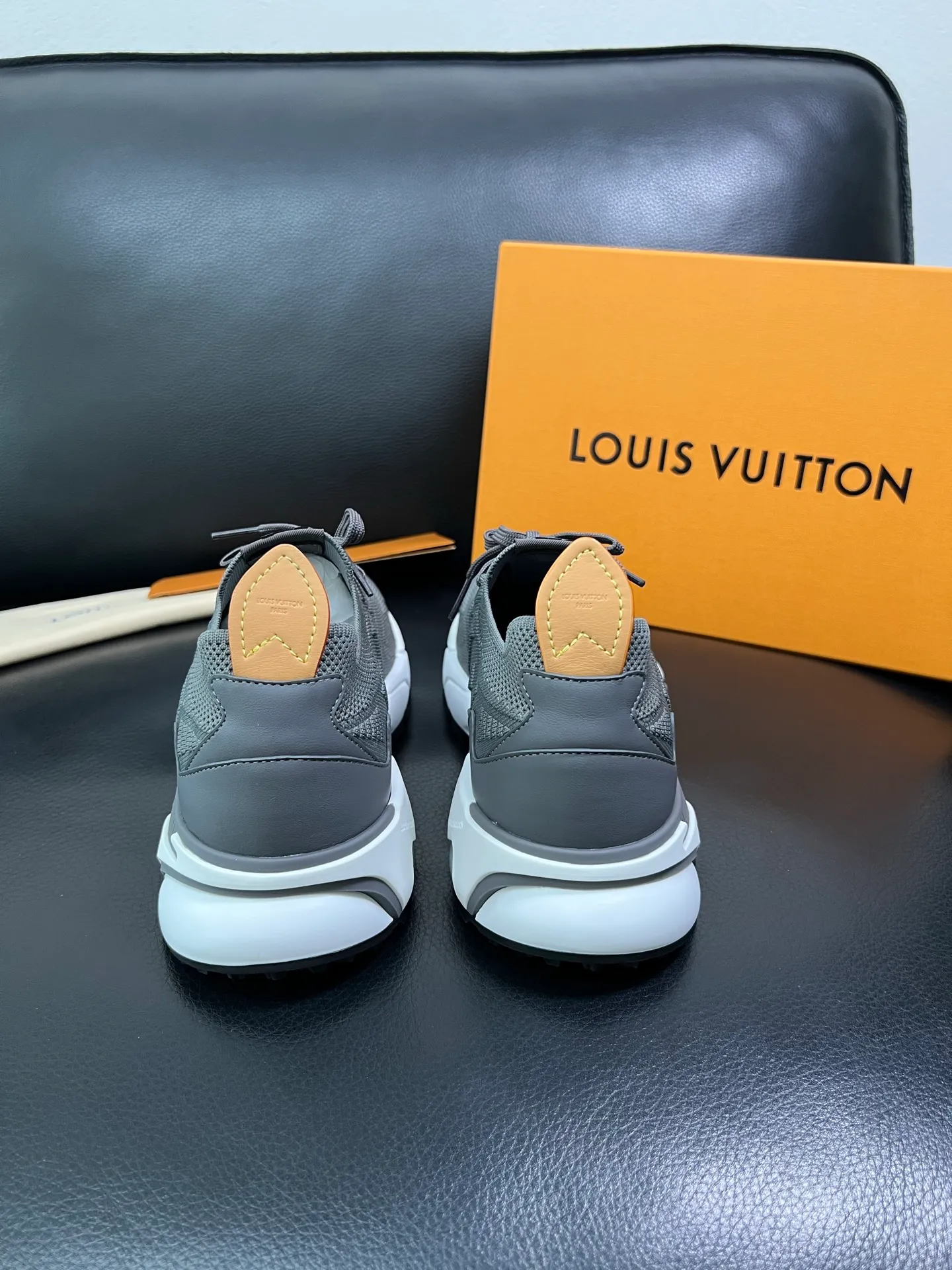 Men's shoes 💰660 Lv top purchasing Louis Vuitton Leather Shoes Counter Synchronization, imported fly woven fabrics from Italy, imported water-dyed cowhide lining, soles: original soles specially provided by the original factory, original factory follow-up orders, high quality, welcome to compare, code number 39-44 (custom-made 45) 85887